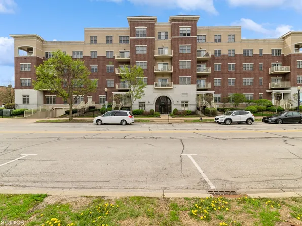 965 Rogers St Unit 303, Downers Grove, IL 60515