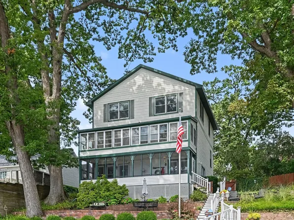 77 Park Ave, South Haven, MI 49090