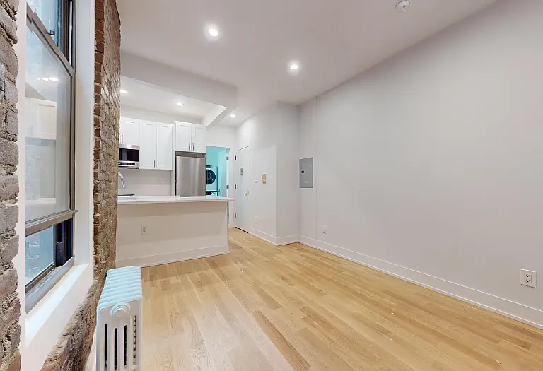 349 E 82nd St #5FW — Photo 6