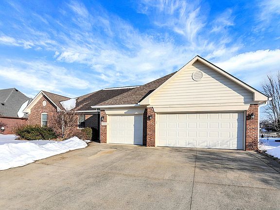 3rd image of 6670 Woodcrest Dr