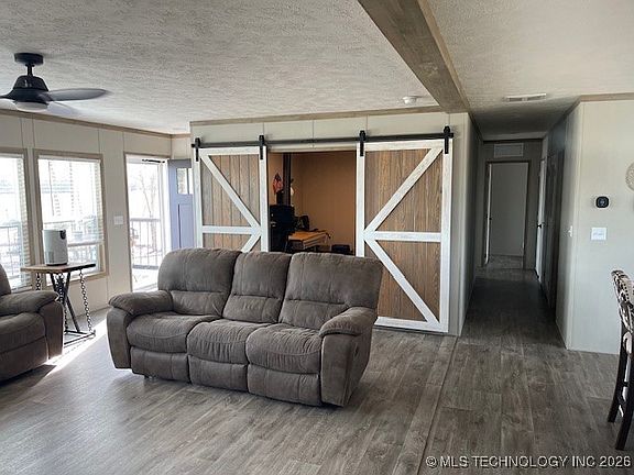 4th image of 96 Maple Ln