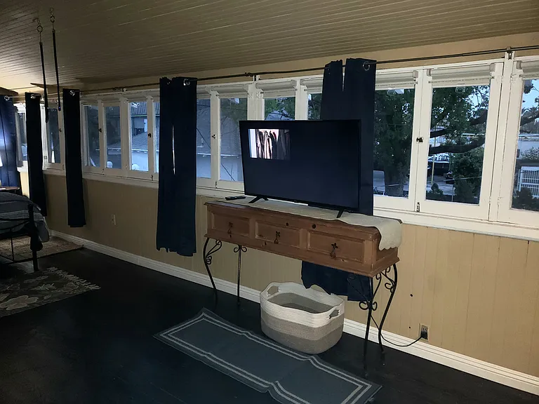 Sun Room at $1275/mo