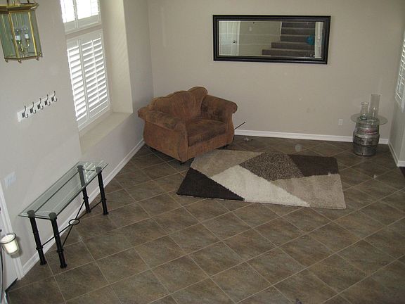2nd image of 41652 Avenida De La Reina