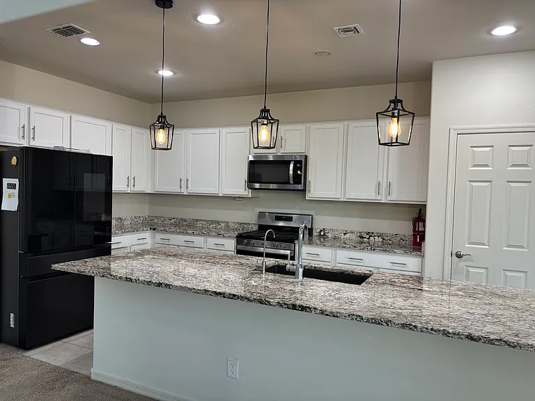 5705 N 88th Ln — Photo 8