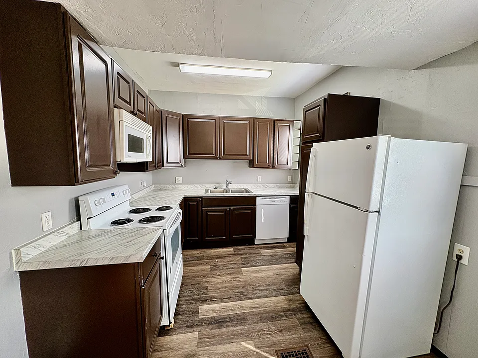 135 N 30th St