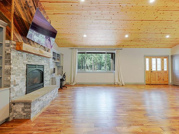 4th image of 14225 Whitewater Ln