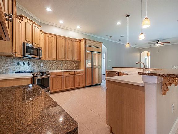 4th image of 16314 Sambourne Ln