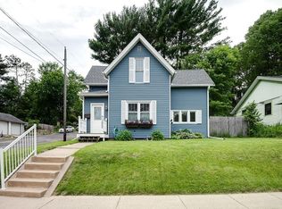 1202 2nd St N, Stillwater, MN 55082