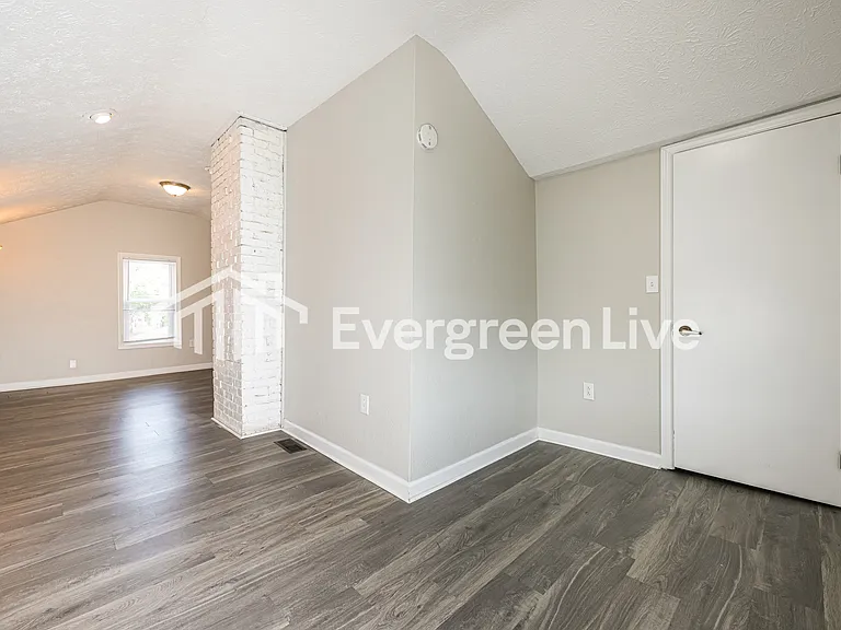 816 Short St — Photo 9