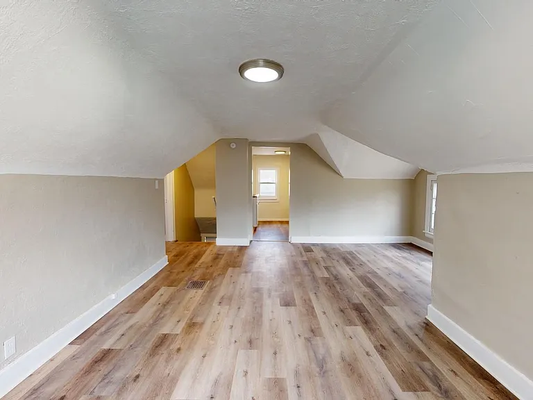 294 Madison Ave — Photo 3