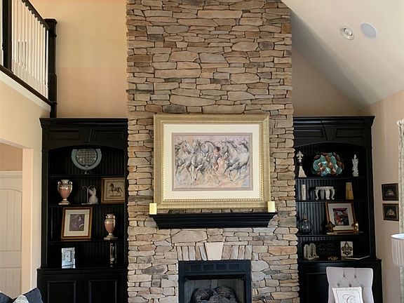 2nd image of 204 Deerfield Hills Rd