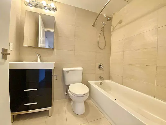 Rented by Astoria Realty | media 6