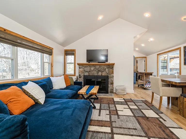 100 Poplar Ln — Photo 13