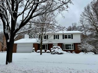 2404 Dilloway Dr, Midland, MI 48640