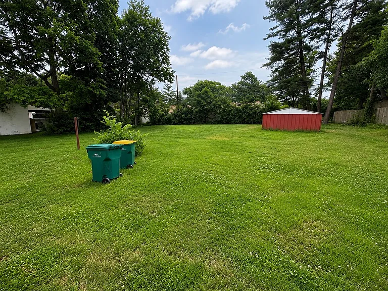 54 Oak Ave — Photo 11