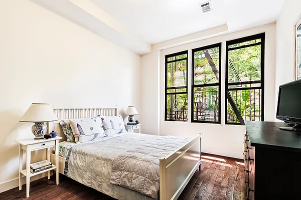 Rented by Brown Harris Stevens | media 9