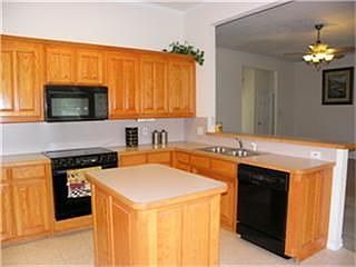 2nd image of 511 Oak Crst
