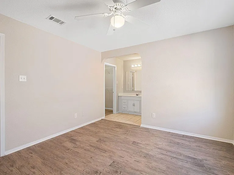 2214 Katy Ln #D — Photo 10