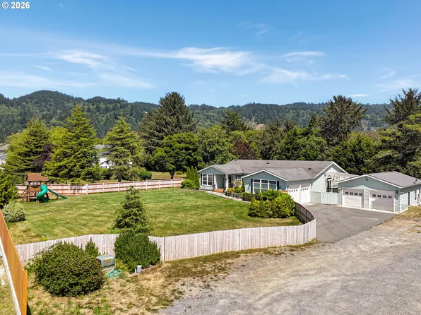 15618 Pedrioli Dr, Brookings, OR 97415