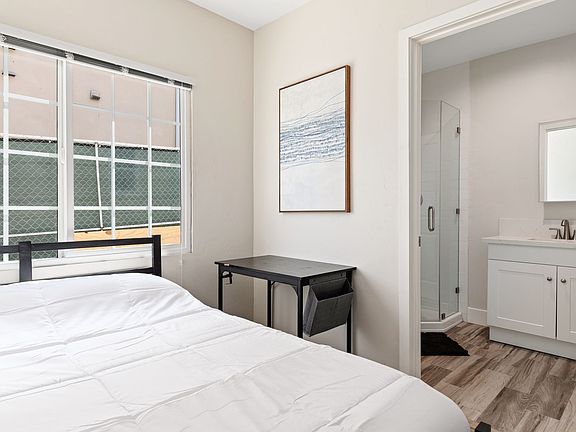 2nd image of 1709 Kelton Ave #2