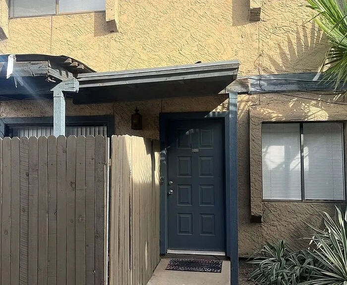 286 W Palomino Dr #135 — Photo 1