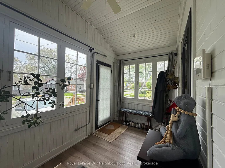 48 Albani St #UPPER — Photo 26