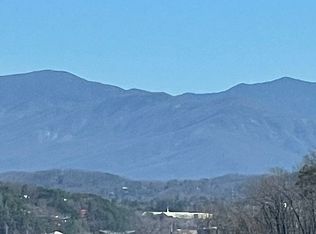 2401 Joshua Ln, Pigeon Forge, TN 37863