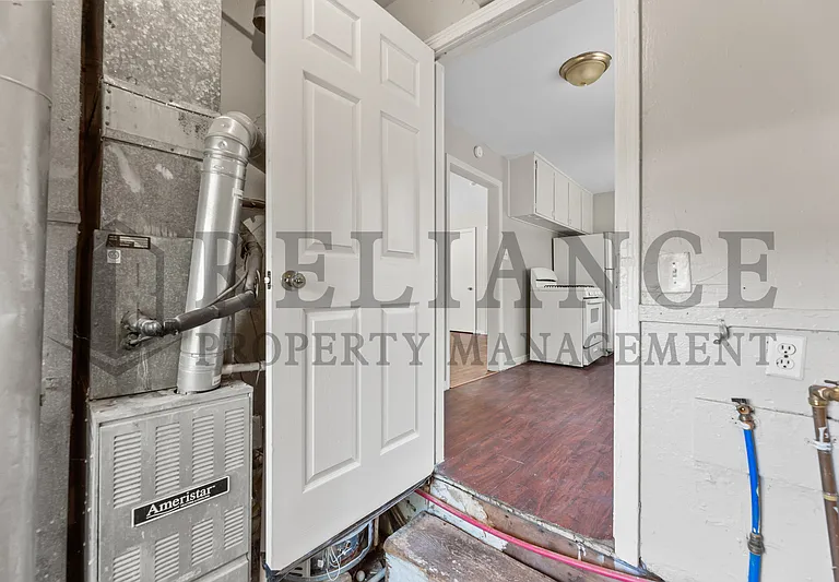 2237 N Erie Ave — Photo 28