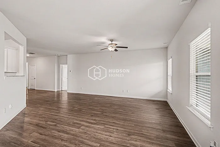 1267 Fendt Dr — Photo 5