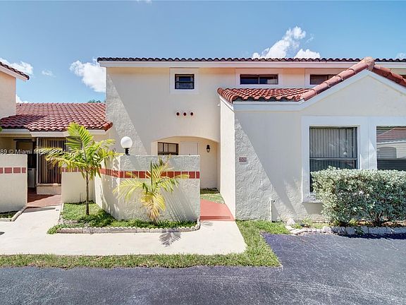 2nd image of 2509 San Remo Cir #0