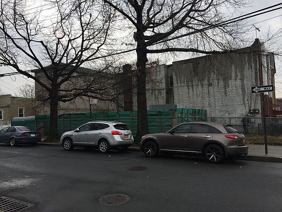 3rd image of 3646 Bronxwood Ave