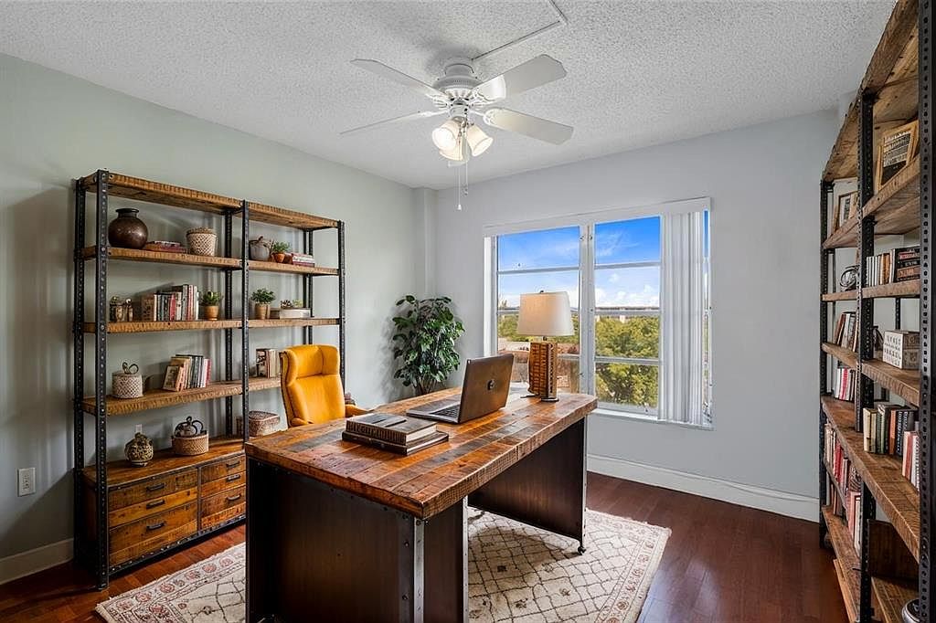 4174 Inverrary Dr #715