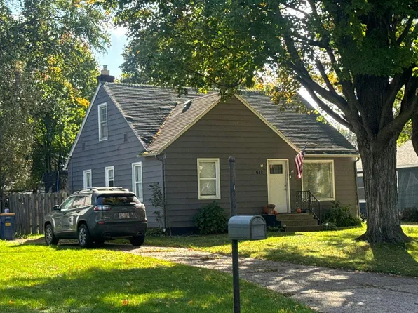 612 Shawmut Blvd NW, Grand Rapids, MI 49504