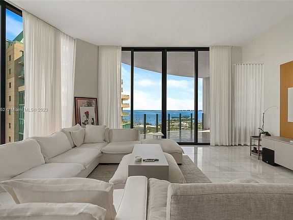 4th image of 2821 S Bayshore Dr Unit 16D