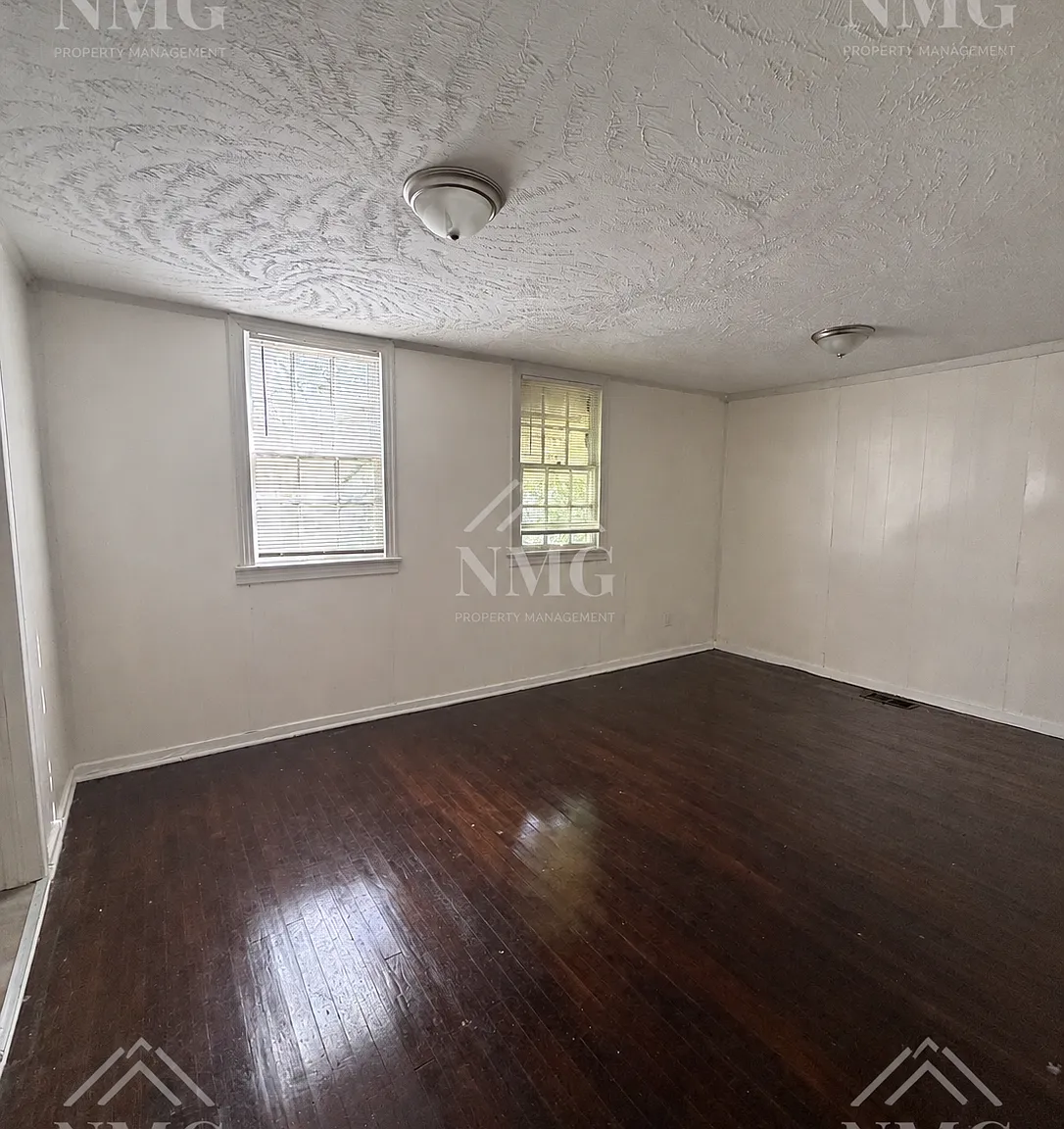 1457 Lakeview Avenue - 1 — Photo 4