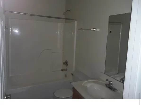 138 Cedar Ave, Hudson, NC 28638