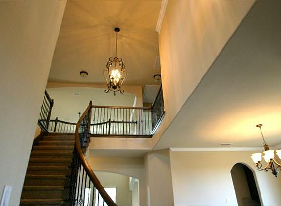 4th image of 2757 Oakwood Dr