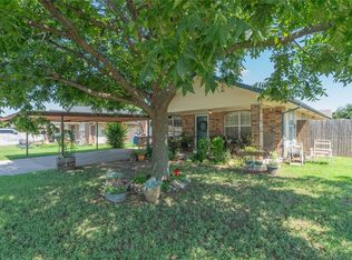 957 N Windermere Dr, Moore, OK 73160