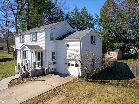 3rd image of 2640 Gladwae Dr