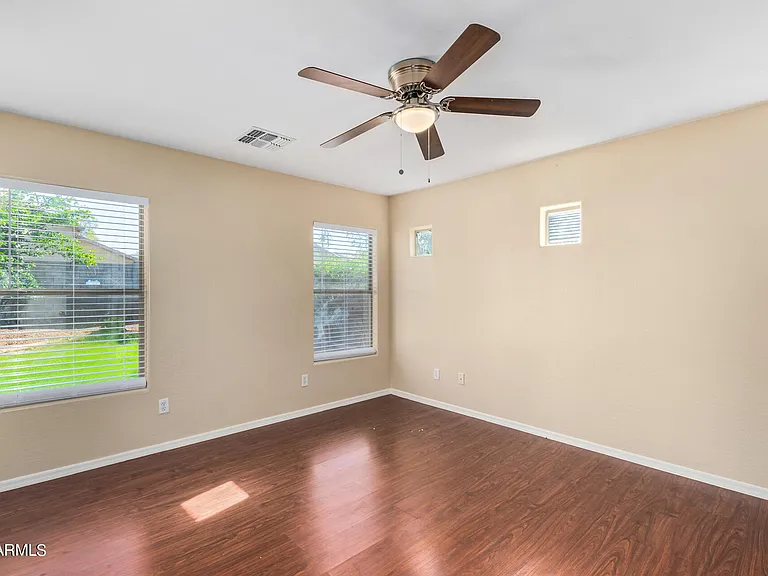 1525 W Burgess Ln — Photo 13