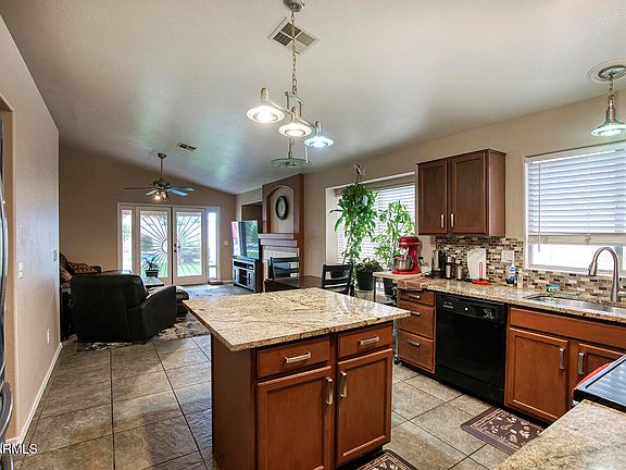 5th image of 741 S SILVERBRUSH Drive