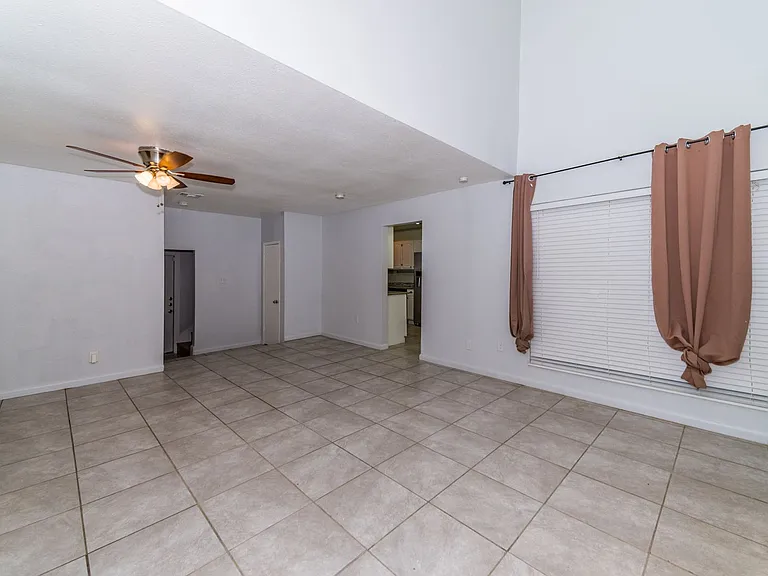 8110 Scottshill — Photo 4