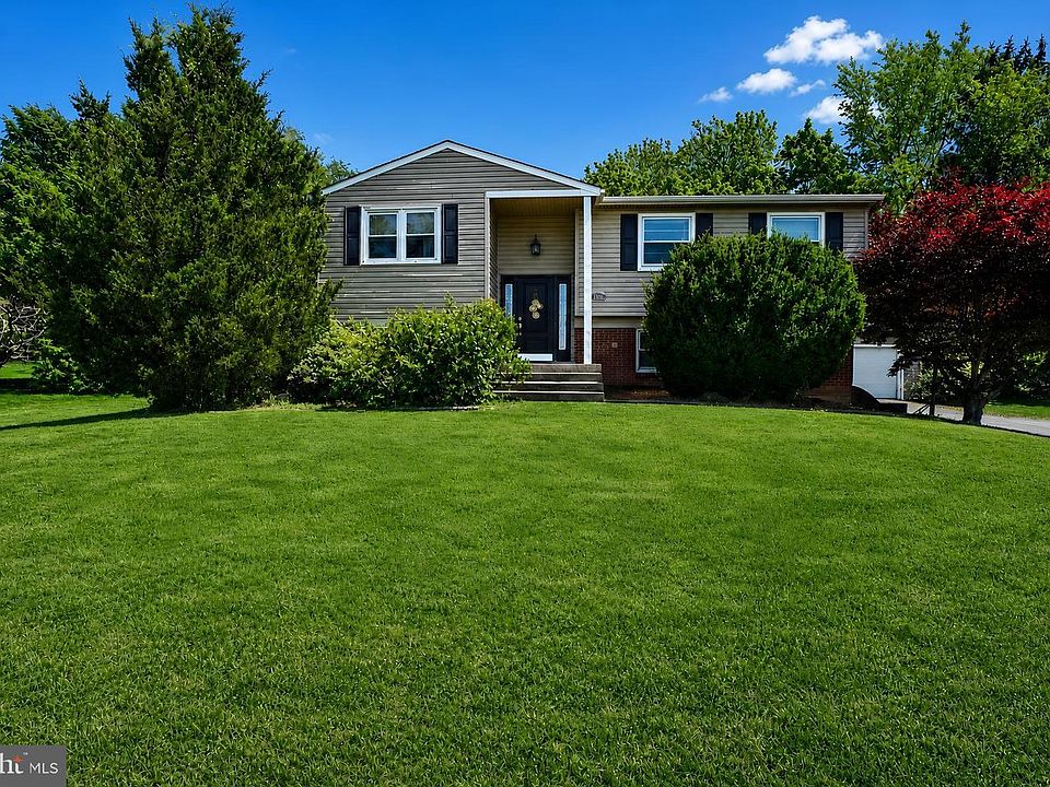 1st image of 4844 Pine Grove Cir