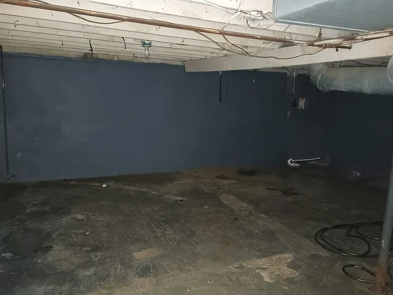 2420 N Peoria Ave — Photo 13