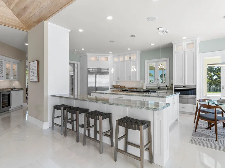 526 Point Ln — Photo 20