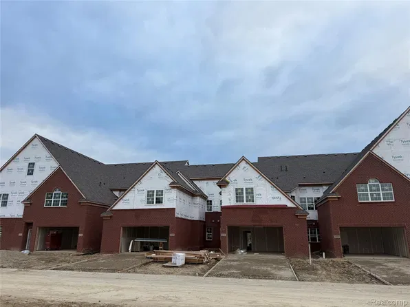 4508 Southbridge Dr #574, Canton, MI 48188