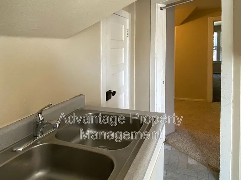 2613 NW Grant Ave #2 — Photo 5