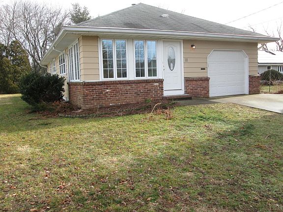 2nd image of 11 Mount Blanc Ln
