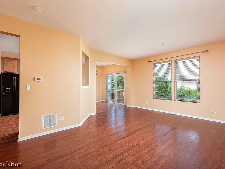 1584 Yellowstone Dr — Photo 4