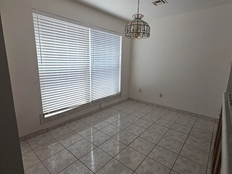 650 Frontier Dr — Photo 16